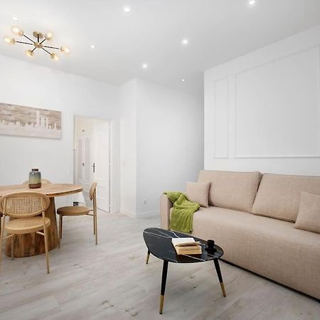 Newly Refurbished Modern 2-Bed Apartment In Heart Of Torremolinos Ngoại thất bức ảnh