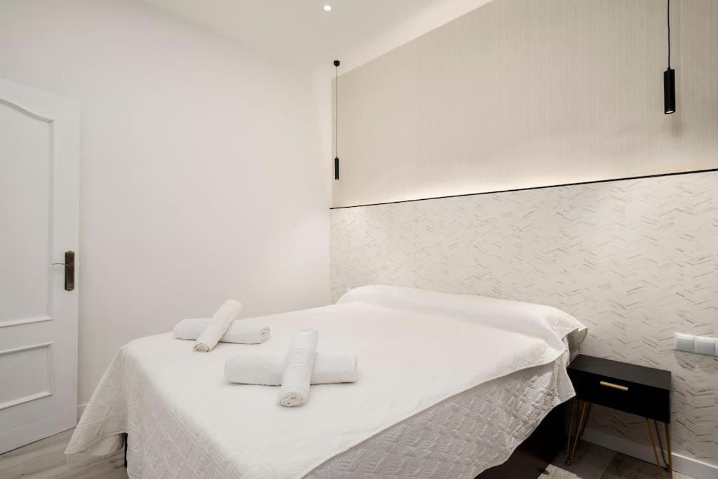 Newly Refurbished Modern 2-Bed Apartment In Heart Of Torremolinos Ngoại thất bức ảnh