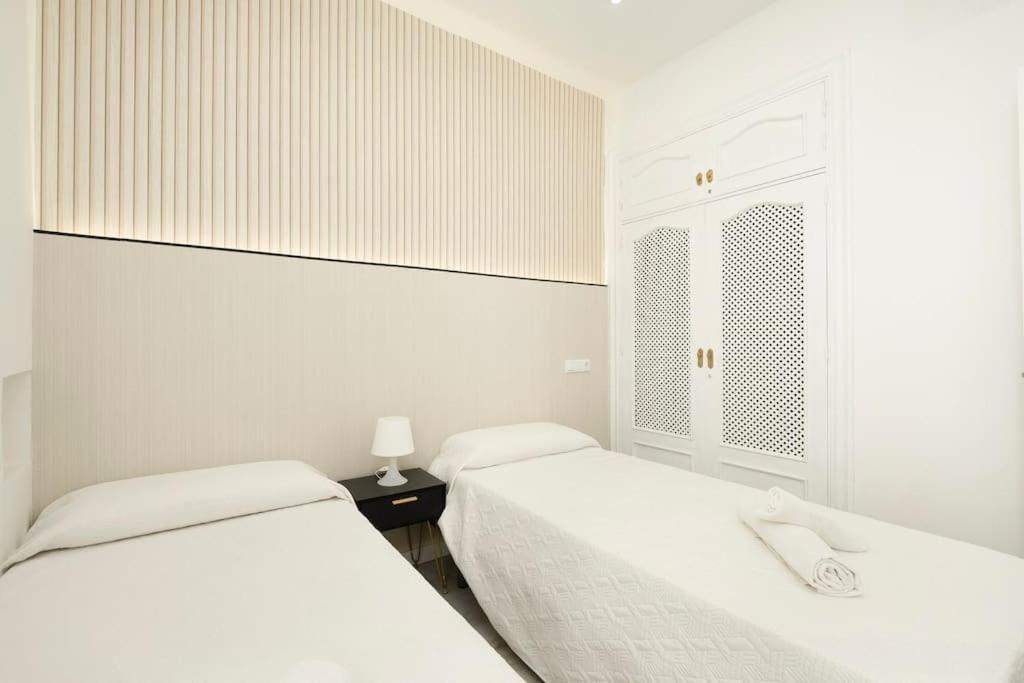 Newly Refurbished Modern 2-Bed Apartment In Heart Of Torremolinos Ngoại thất bức ảnh