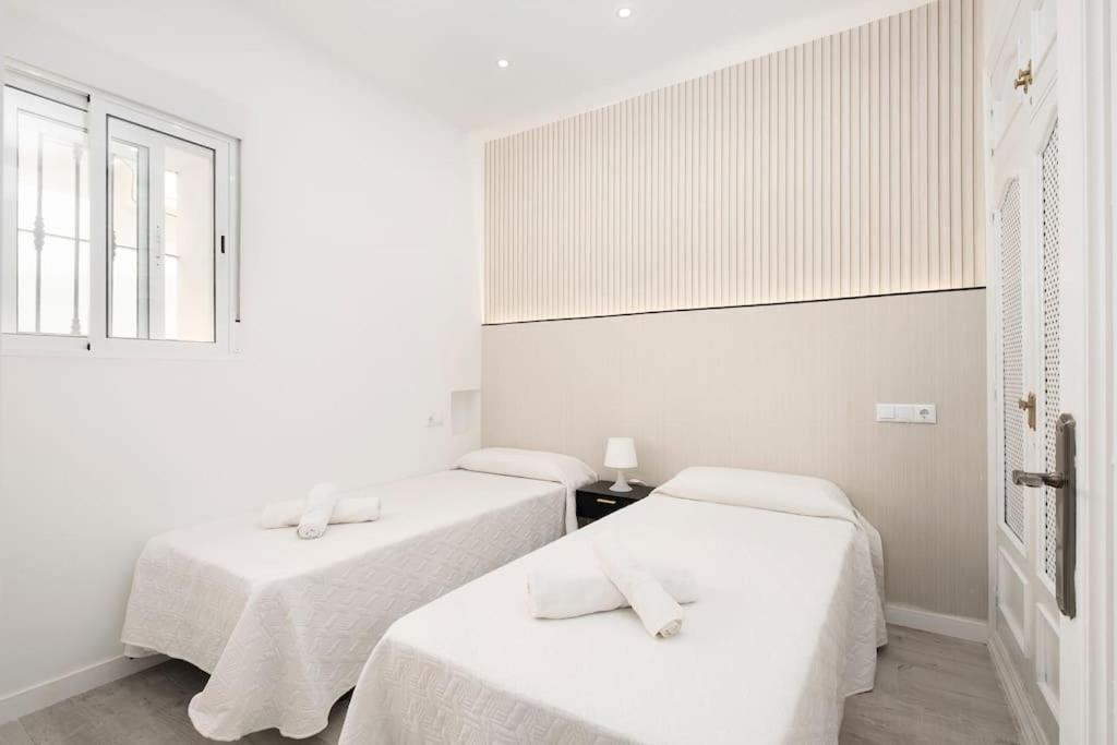 Newly Refurbished Modern 2-Bed Apartment In Heart Of Torremolinos Ngoại thất bức ảnh