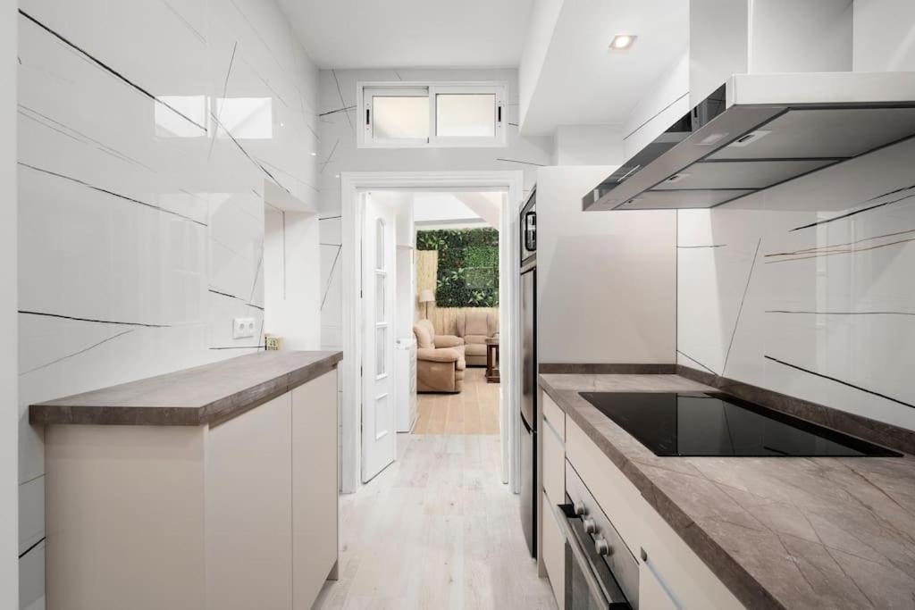 Newly Refurbished Modern 2-Bed Apartment In Heart Of Torremolinos Ngoại thất bức ảnh